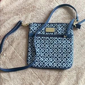 tommy hilfiger purse
